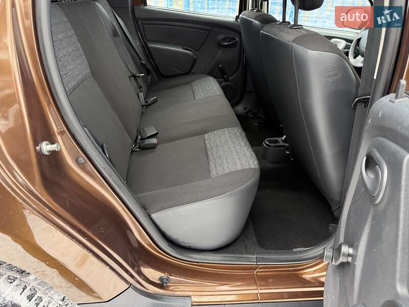 Позашляховик / Кросовер Dacia Duster 2011 в Луцьку