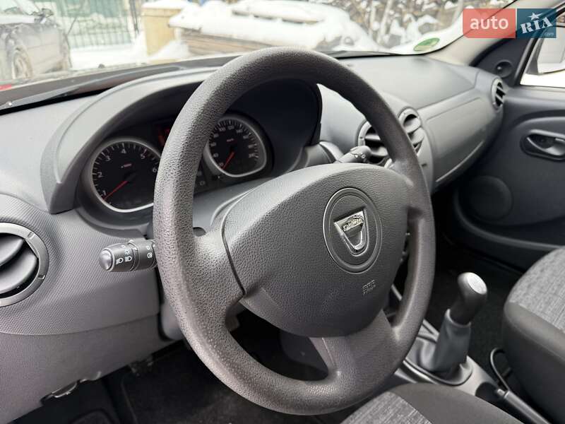 Позашляховик / Кросовер Dacia Duster 2011 в Луцьку