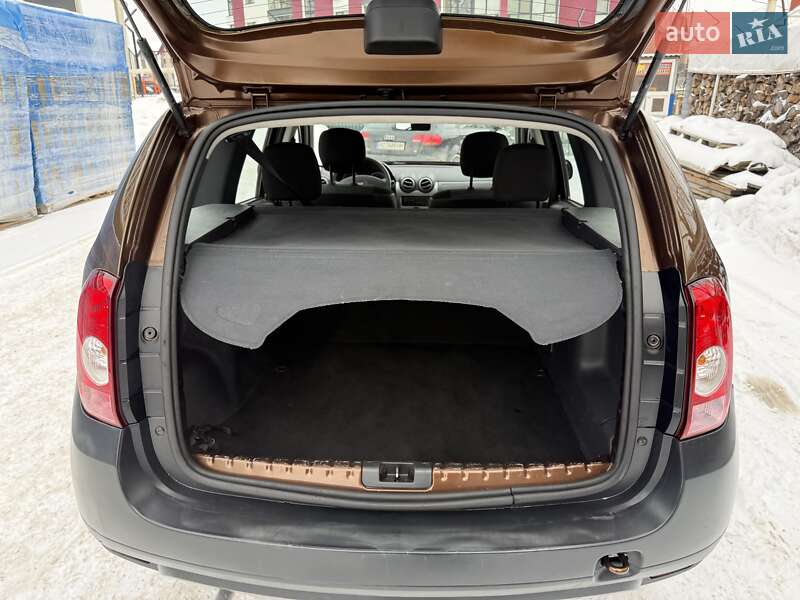 Позашляховик / Кросовер Dacia Duster 2011 в Луцьку