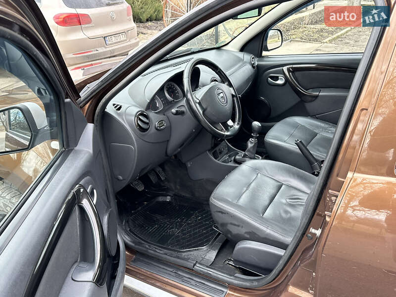 Внедорожник / Кроссовер Dacia Duster 2011 в Новом Буге