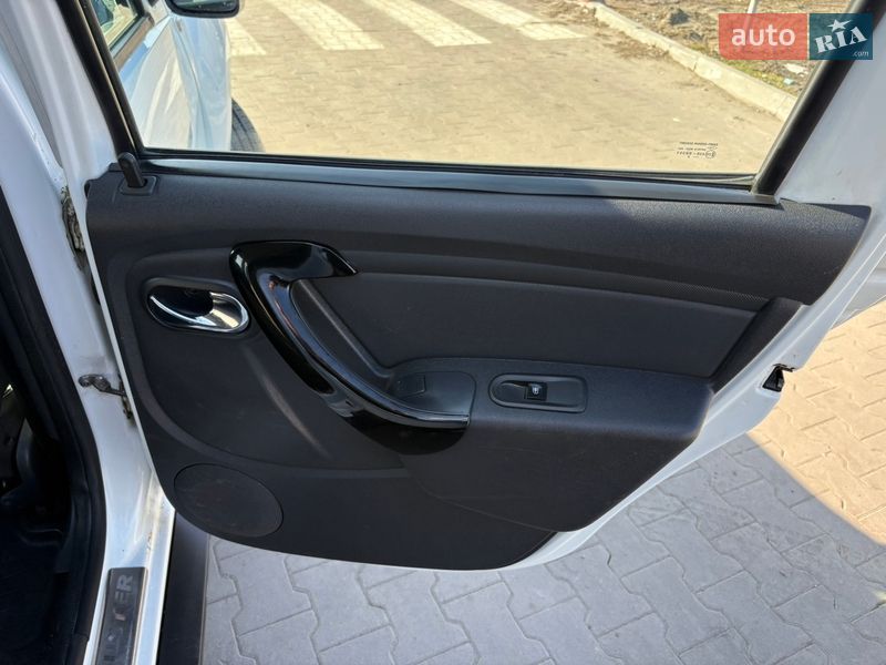 Позашляховик / Кросовер Dacia Duster 2015 в Києві