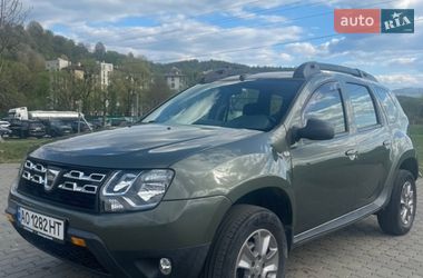 Позашляховик / Кросовер Dacia Duster 2014 в Сваляві