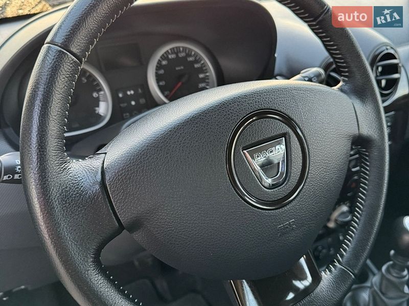 Внедорожник / Кроссовер Dacia Duster 2012 в Великой Багачке