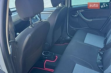 Внедорожник / Кроссовер Dacia Duster 2016 в Новоархангельске
