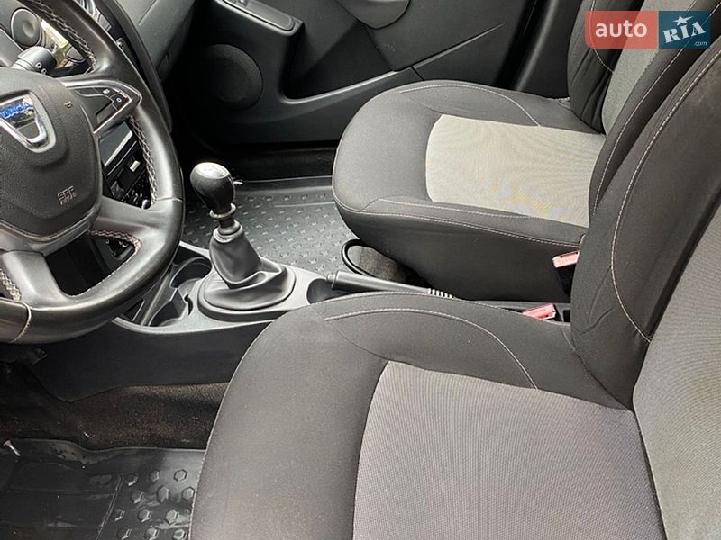 Позашляховик / Кросовер Dacia Duster 2017 в Полтаві