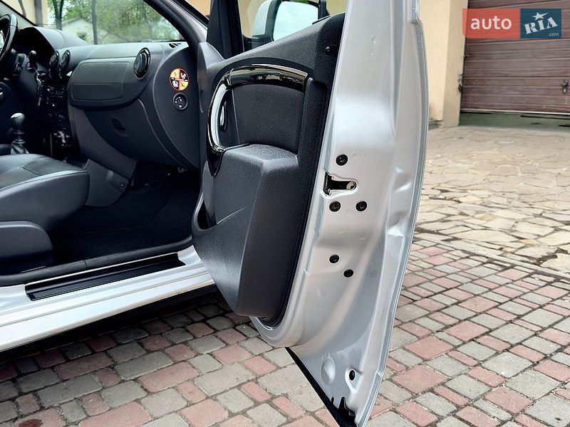Внедорожник / Кроссовер Dacia Duster 2012 в Хороле фото 57 Внедорожник / Кроссовер Dacia Duster 2012 в Хороле