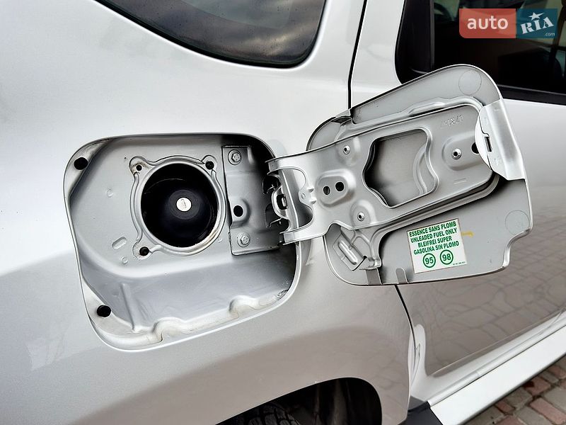 Внедорожник / Кроссовер Dacia Duster 2012 в Хороле фото 72 Внедорожник / Кроссовер Dacia Duster 2012 в Хороле