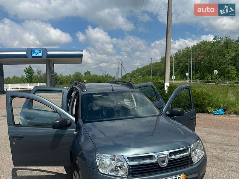 Внедорожник / Кроссовер Dacia Duster 2012 в Надворной
