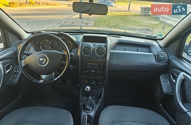 Позашляховик / Кросовер Dacia Duster 2015 в Мені