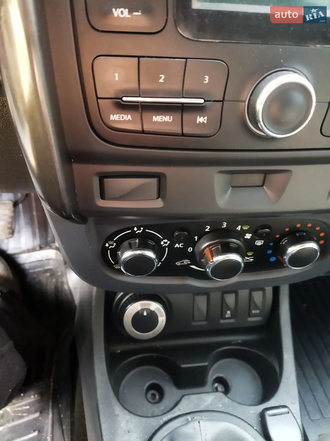 2014 Dacia Duster - мініатюра 18