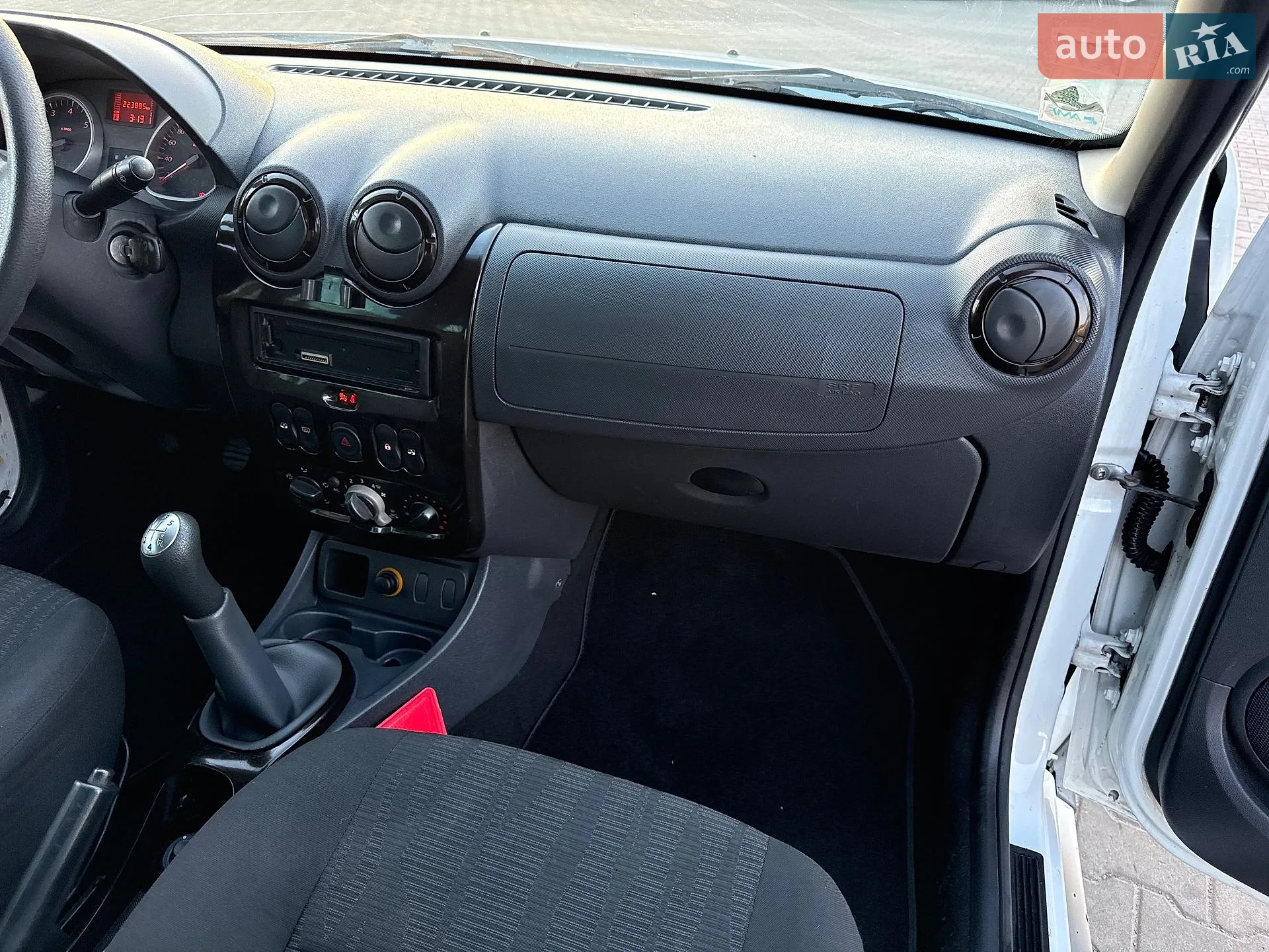 2011 Dacia Duster - мініатюра 28
