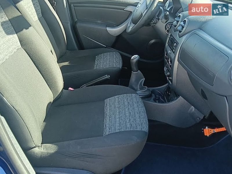 Внедорожник / Кроссовер Dacia Duster 2012 в Клевани