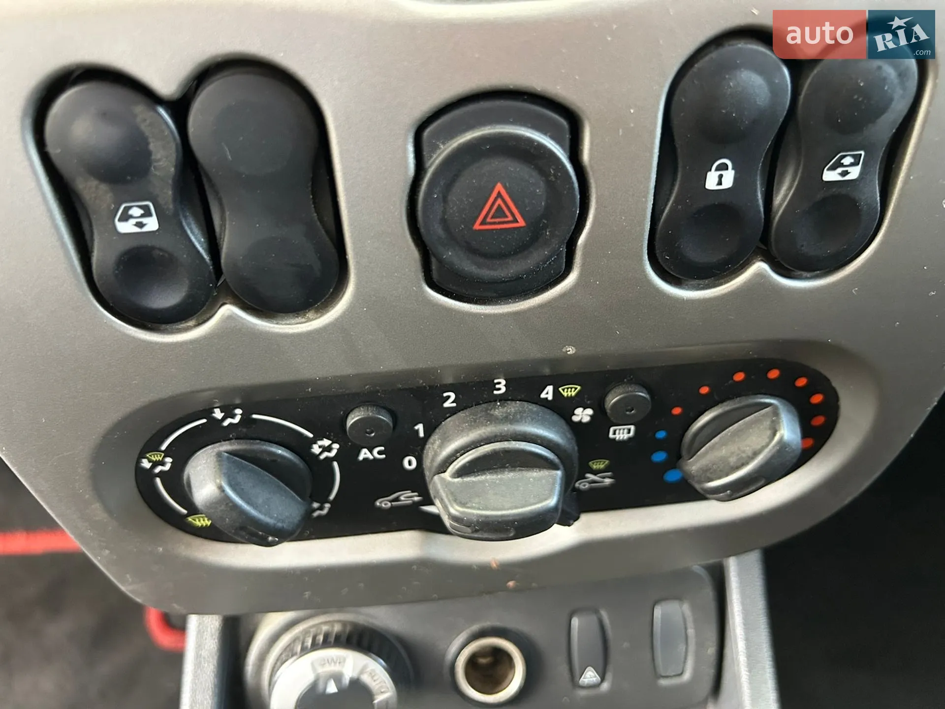 2013 Dacia Duster - мініатюра 22
