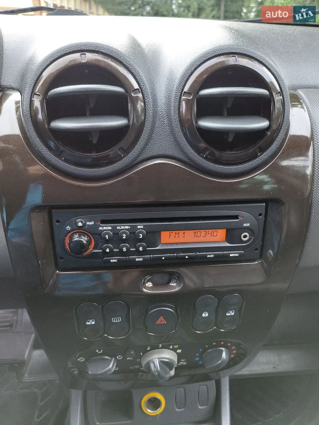 2011 Dacia Duster - мініатюра 183