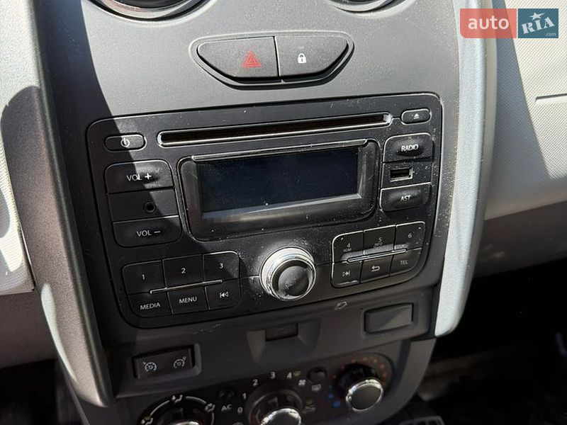 Позашляховик / Кросовер Dacia Duster 2014 в Житомирі