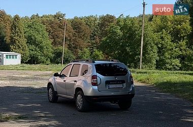 Позашляховик / Кросовер Dacia Duster 2016 в Бурштині
