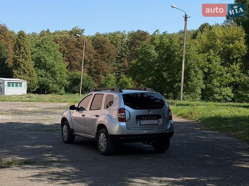 Позашляховик / Кросовер Dacia Duster 2016 в Бурштині