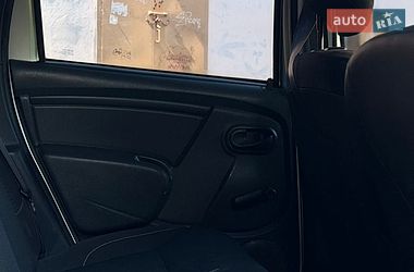 Позашляховик / Кросовер Dacia Duster 2016 в Бурштині