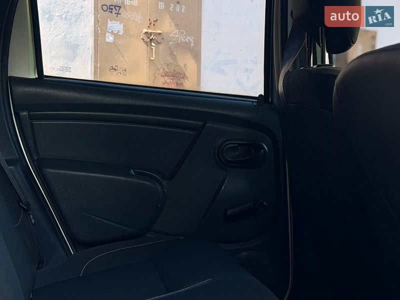 Позашляховик / Кросовер Dacia Duster 2016 в Бурштині