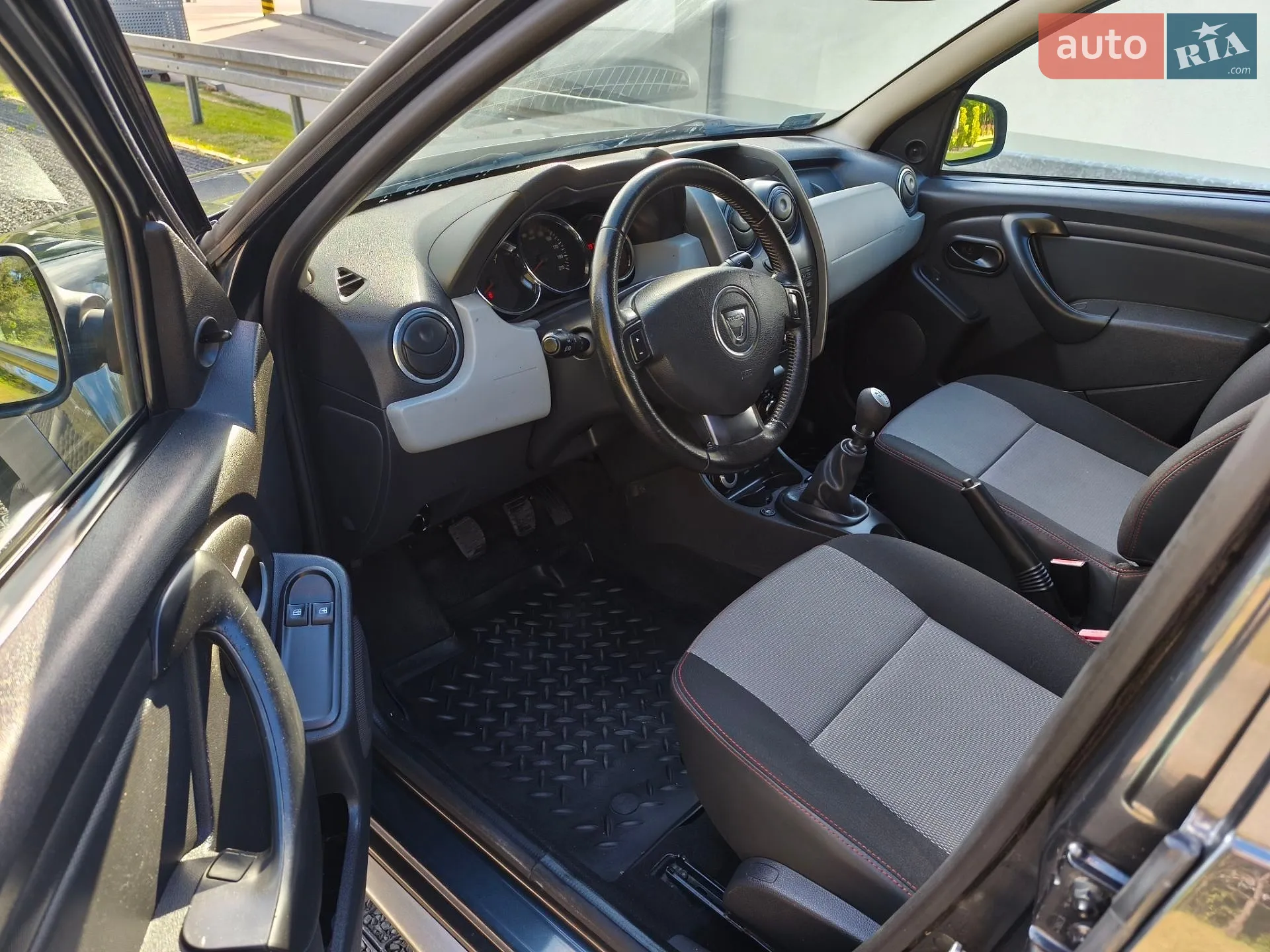 2014 Dacia Duster - мініатюра 9