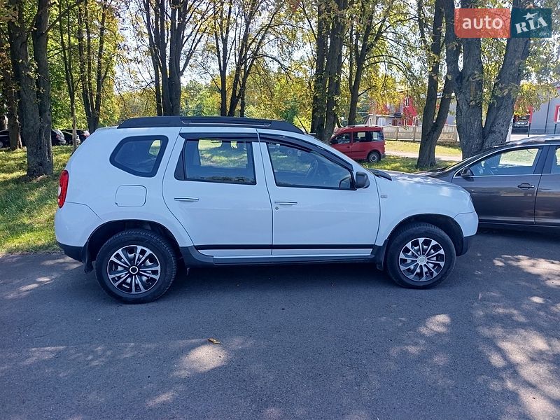 Позашляховик / Кросовер Dacia Duster 2011 в Горохові