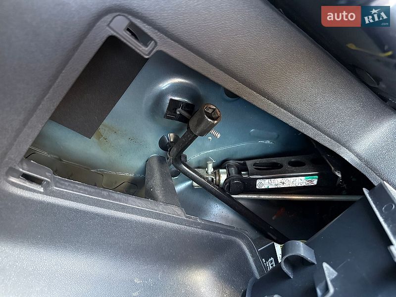 Позашляховик / Кросовер Dacia Duster 2011 в Луцьку фото 35 Позашляховик / Кросовер Dacia Duster 2011 в Луцьку