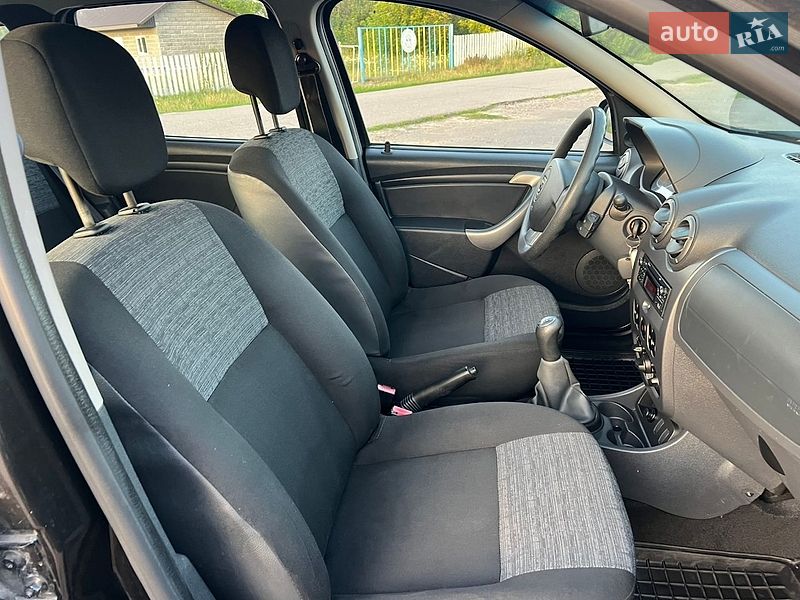 Позашляховик / Кросовер Dacia Duster 2012 в Дубні