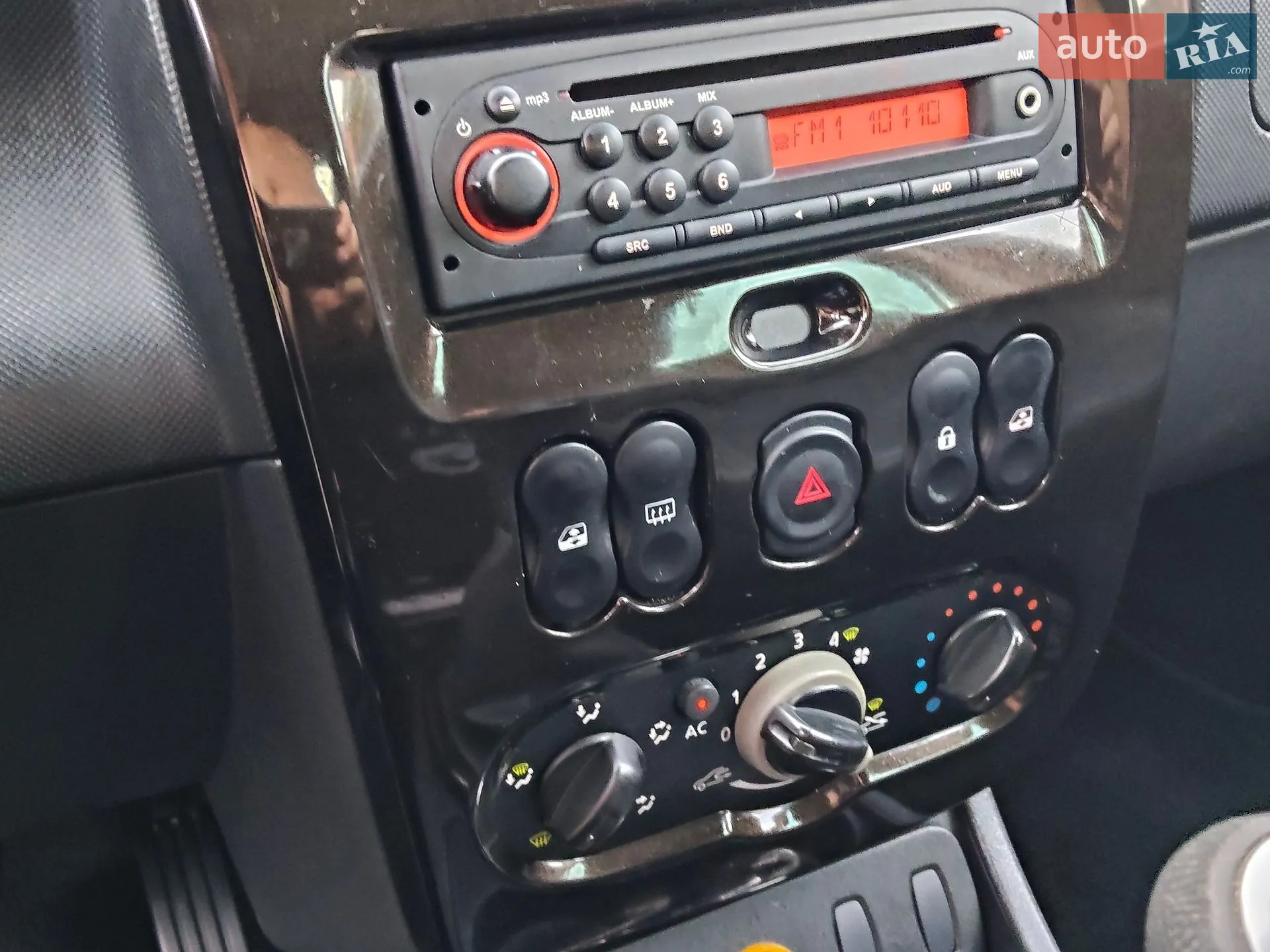 2011 Dacia Duster - мініатюра 32