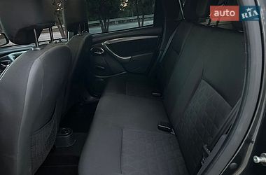 Позашляховик / Кросовер Dacia Duster 2014 в Дубні