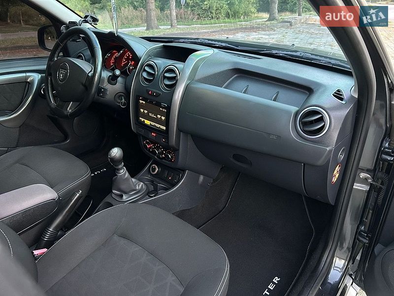 Позашляховик / Кросовер Dacia Duster 2014 в Дубні