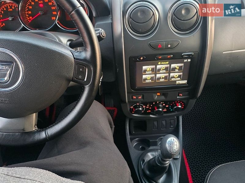 Позашляховик / Кросовер Dacia Duster 2015 в Новоархангельську