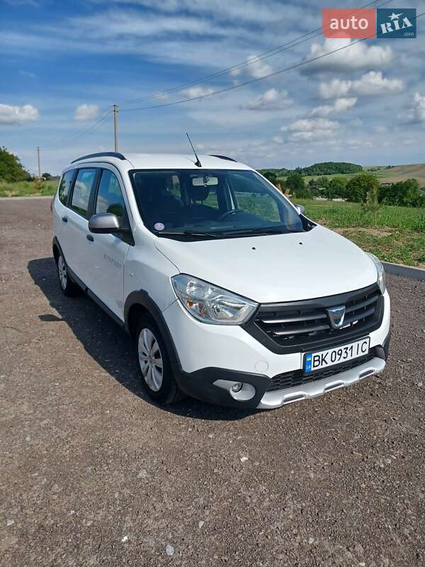 Минивэн Dacia Lodgy Stepway 2016 в 