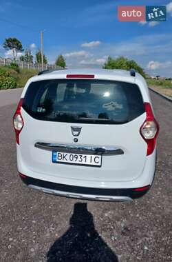 Минивэн Dacia Lodgy Stepway 2016 в 