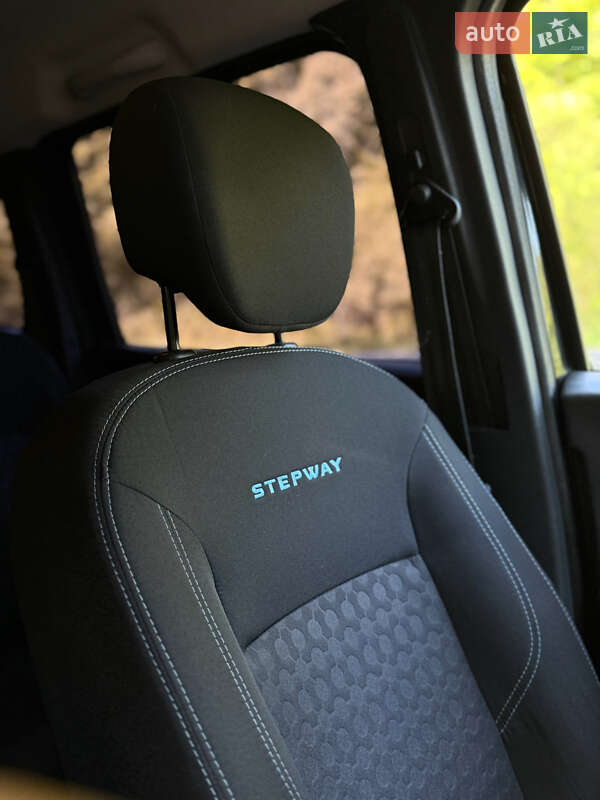 Минивэн Dacia Lodgy Stepway 2016 в Стрые фото 17 Минивэн Dacia Lodgy Stepway 2016 в Стрые