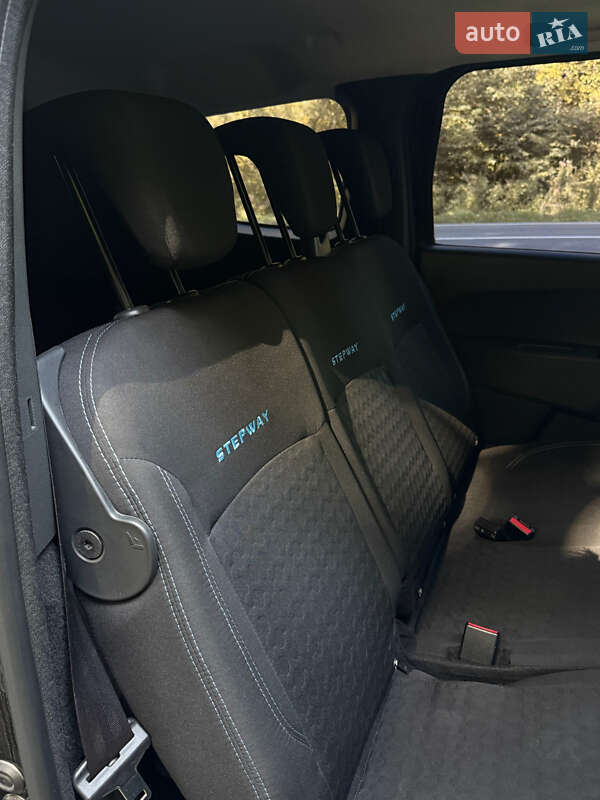 Минивэн Dacia Lodgy Stepway 2016 в Стрые фото 24 Минивэн Dacia Lodgy Stepway 2016 в Стрые