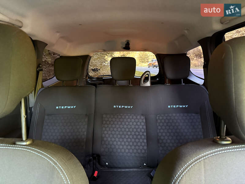 Минивэн Dacia Lodgy Stepway 2016 в Стрые фото 69 Минивэн Dacia Lodgy Stepway 2016 в Стрые