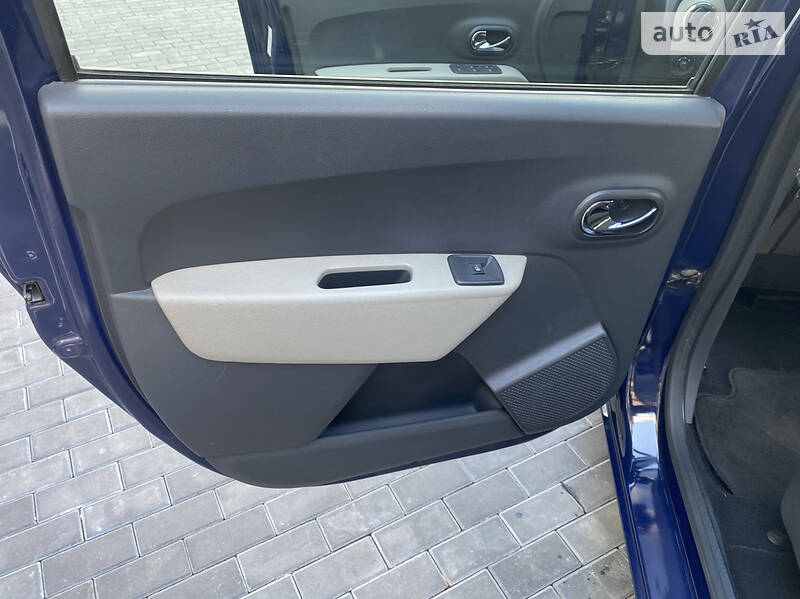Мінівен Dacia Lodgy 2013 в Луцьку