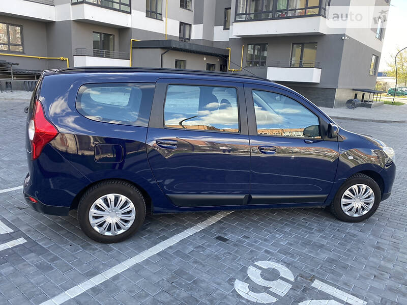 Мінівен Dacia Lodgy 2013 в Луцьку