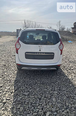 Универсал Dacia Lodgy 2017 в Черновцах