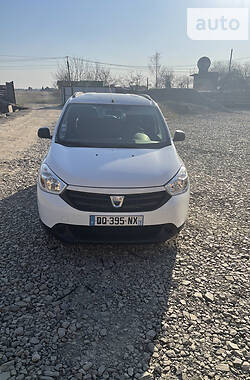 Универсал Dacia Lodgy 2015 в Черновцах