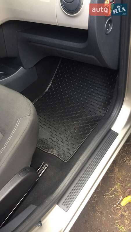 Мінівен Dacia Lodgy 2012 в Одесі