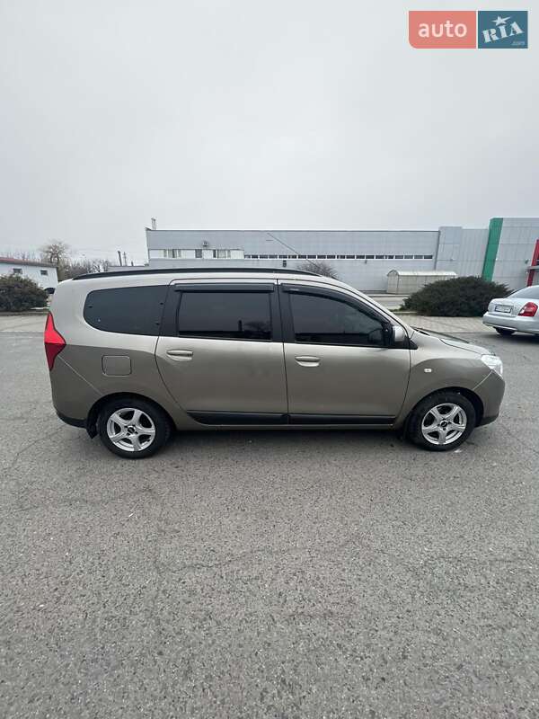 Мінівен Dacia Lodgy 2013 в Ужгороді