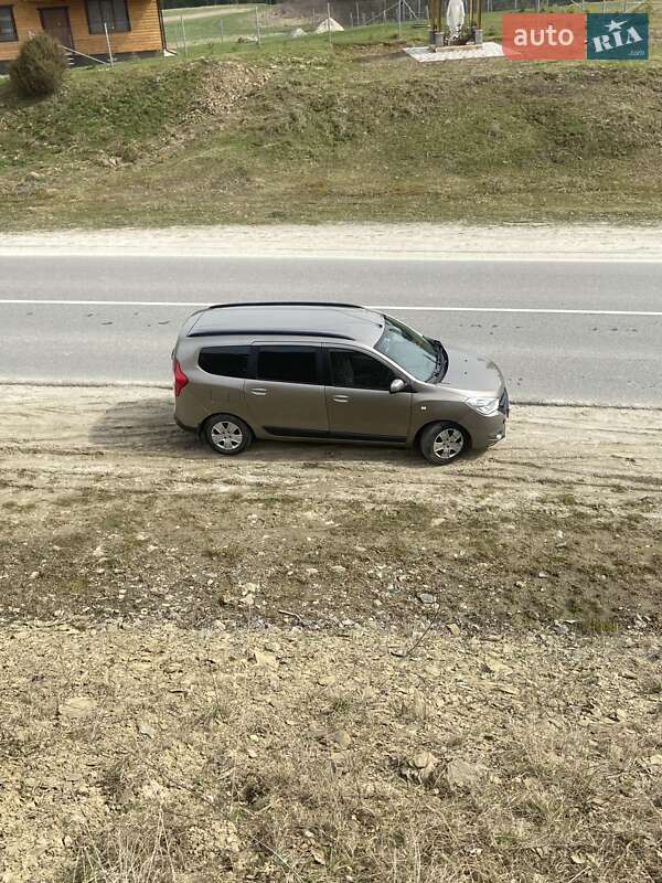 Мінівен Dacia Lodgy 2012 в Львові