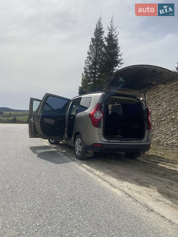 Мінівен Dacia Lodgy 2012 в Львові