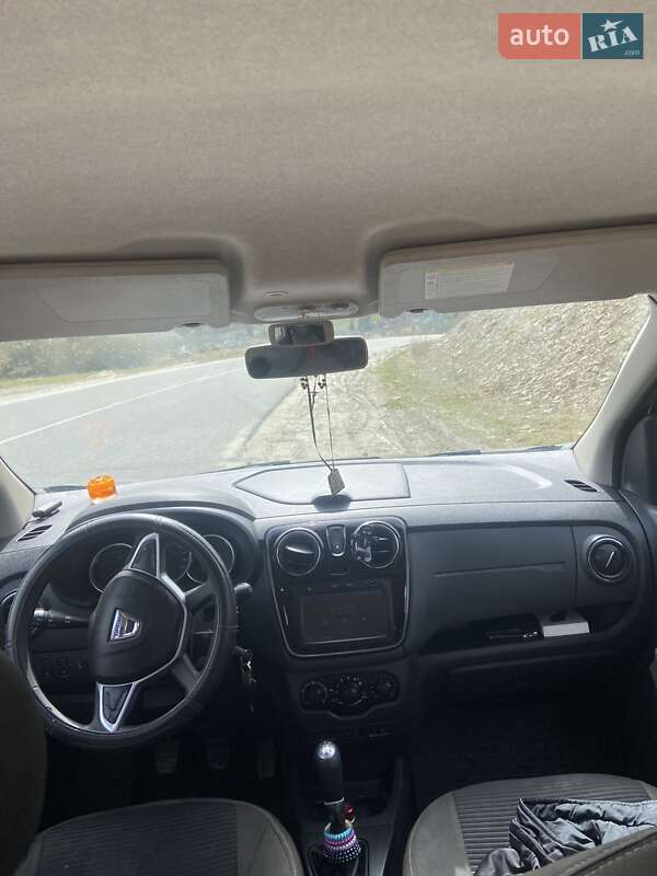 Мінівен Dacia Lodgy 2012 в Львові