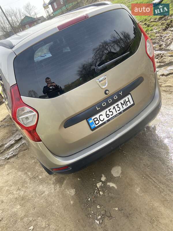 Мінівен Dacia Lodgy 2012 в Львові