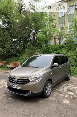 Мінівен Dacia Lodgy 2012 в Волочиську