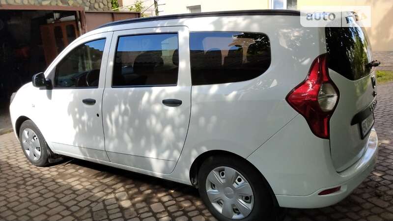 Минивэн Dacia Lodgy 2013 в Львове