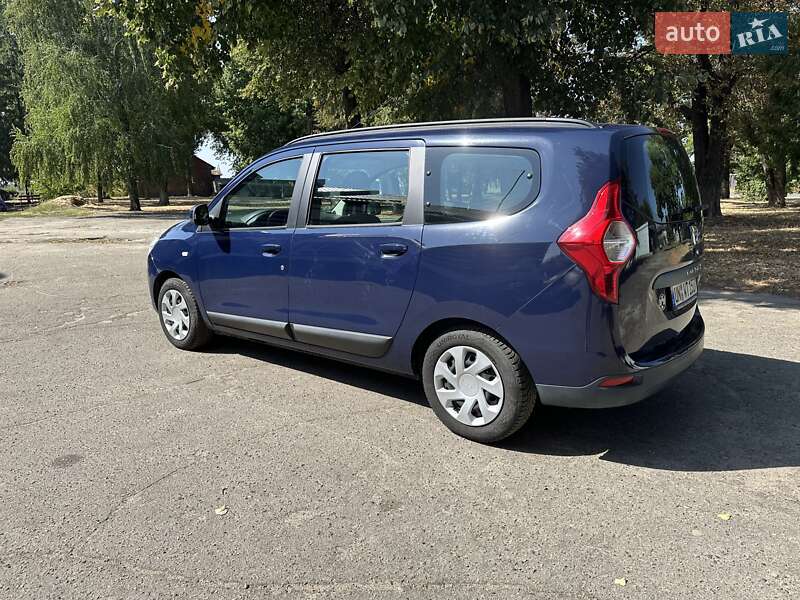 Мінівен Dacia Lodgy 2012 в Лебедині