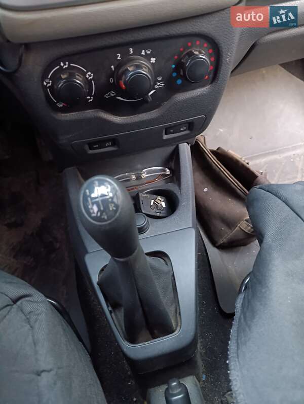 Мінівен Dacia Lodgy 2014 в Сумах